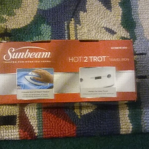 Sunbeam travel iron - Picture 2 of 3